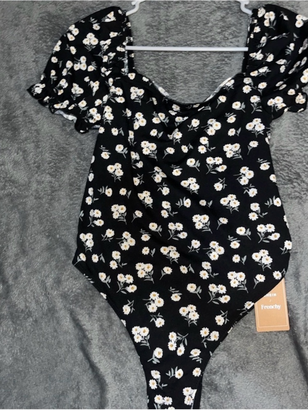 SHEIN Black Floral Square-Neck Bodysuit with White Daisies - Picture 3 of 4